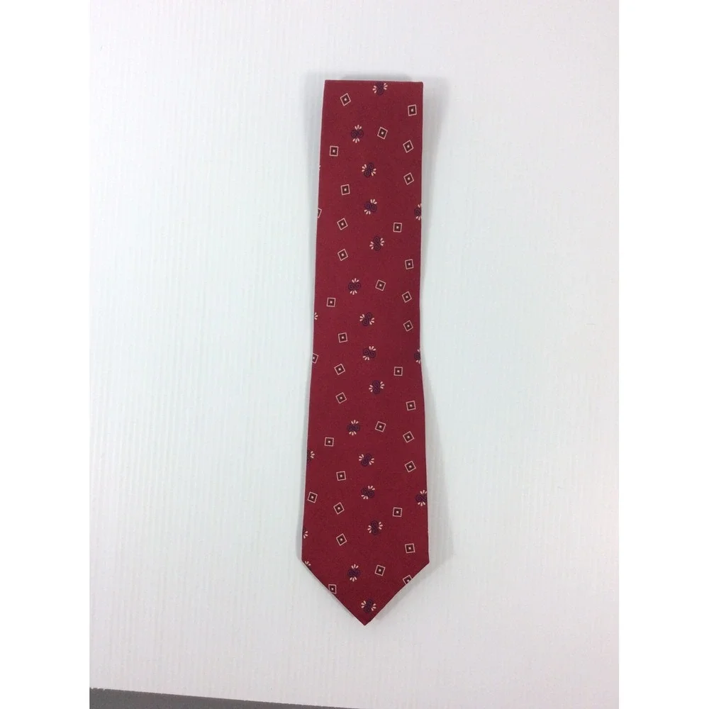 Claiborne Mens Tie 3.5 in W x L 57 Silk Burgundy Red Black White Geometric